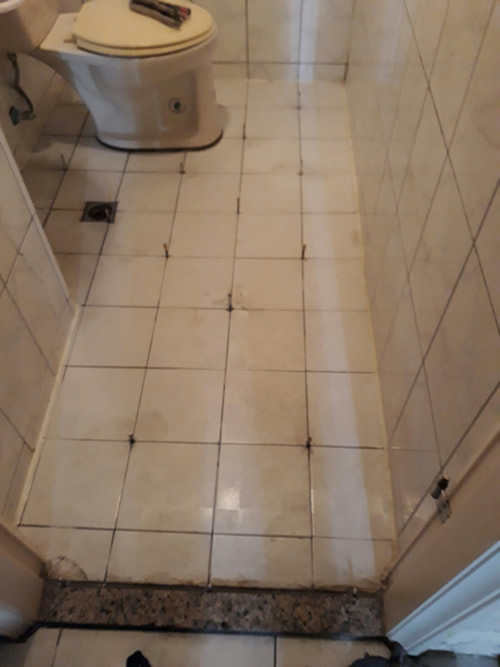 屏東市浴室免打除防水處理-高壓灌注